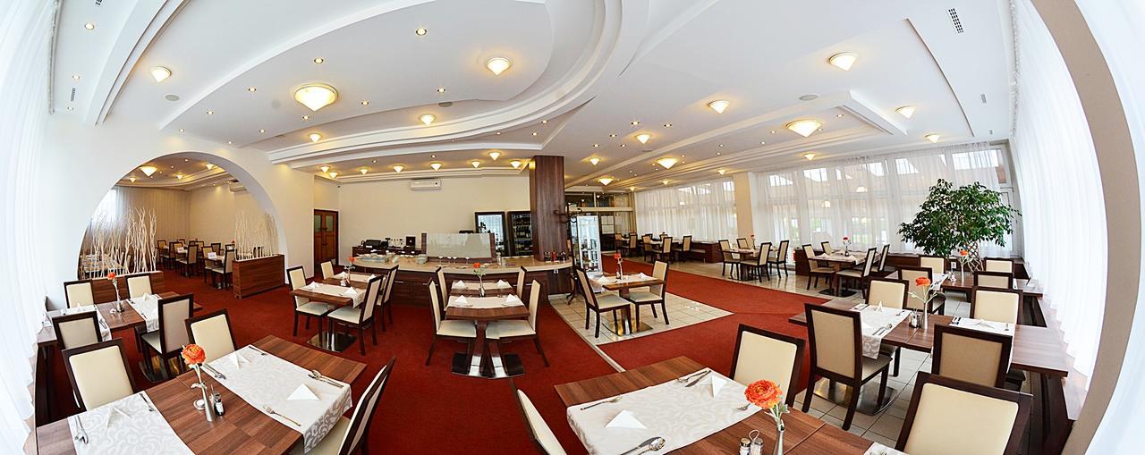 Alexandra Sport Hotel Púchov Exterior foto